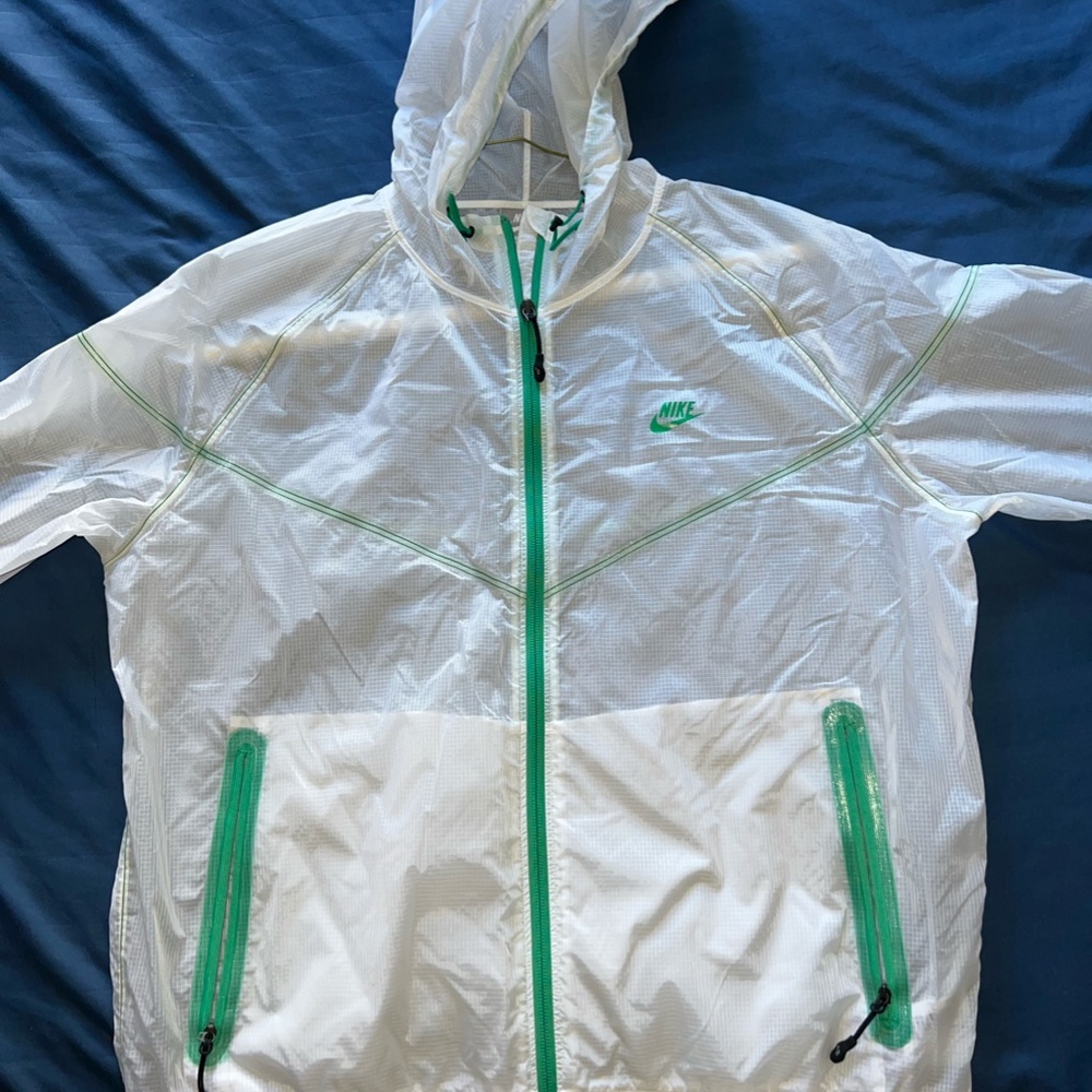 NIKE LIGHT WIND BREAKER MENS SZ MEDIUM